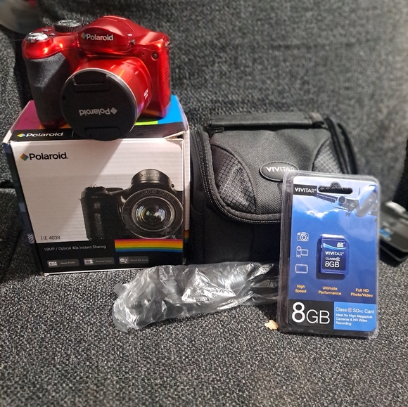 Polaroid iE4038 Digital Camera Kit w/ 40x Optical Zoom 18MP HD Video 3" LCD Kit - Picture 3 of 8